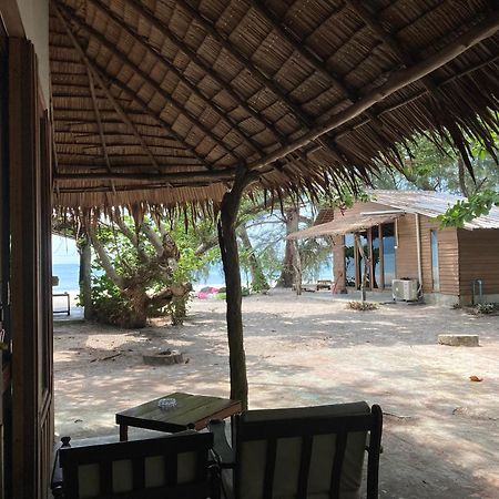 Hotel Ailay à Koh Phayam Extérieur photo