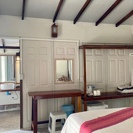 Hotel Ailay à Koh Phayam Extérieur photo