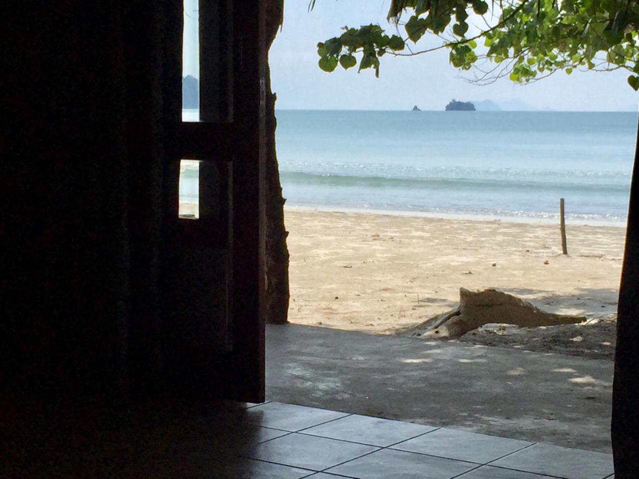 Hotel Ailay à Koh Phayam Extérieur photo