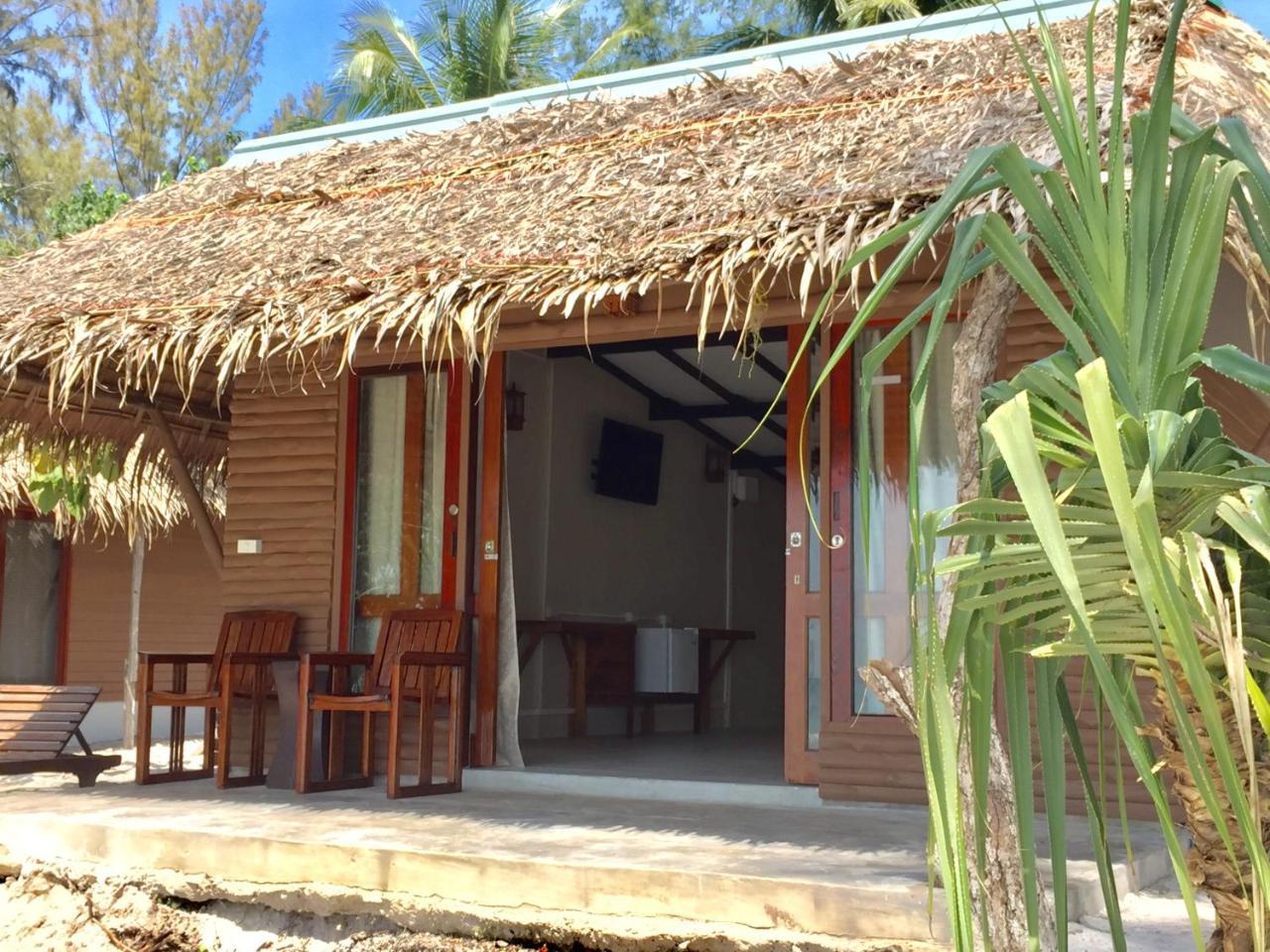 Hotel Ailay à Koh Phayam Extérieur photo