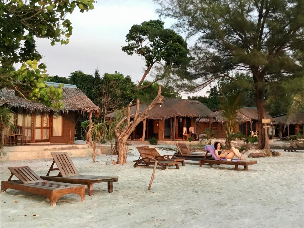 Hotel Ailay à Koh Phayam Extérieur photo