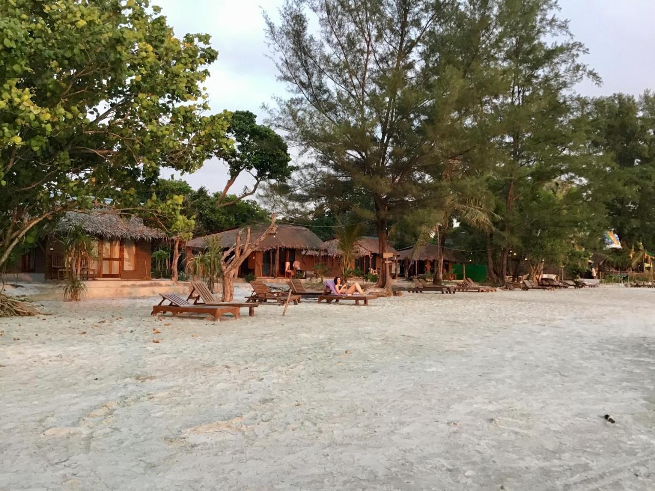 Hotel Ailay à Koh Phayam Extérieur photo