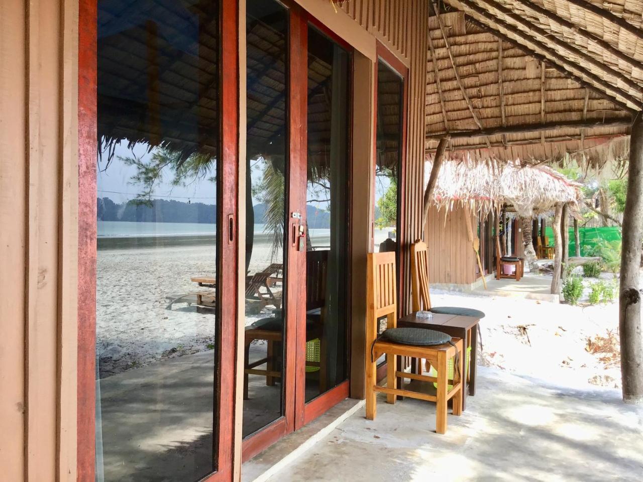 Hotel Ailay à Koh Phayam Extérieur photo