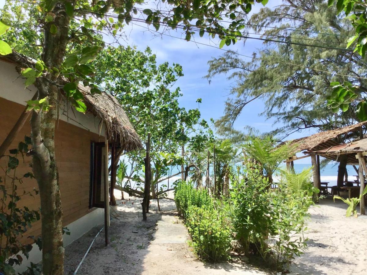 Hotel Ailay à Koh Phayam Extérieur photo