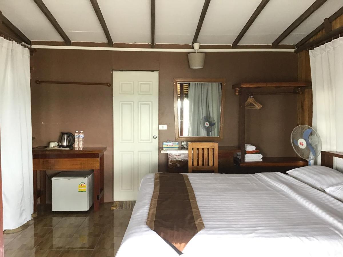 Hotel Ailay à Koh Phayam Extérieur photo
